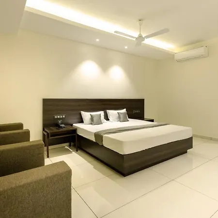 Hotel Paramount Suites & Service Apartments Mangalore Exterior photo